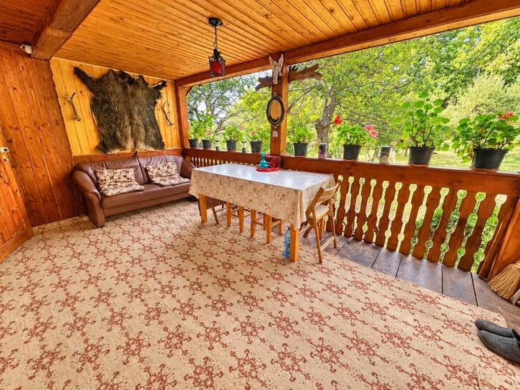 Casă individuală cu 2 camere cu Teren 3400 Mp în Cugir