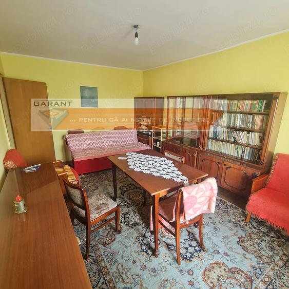 Apartament cu 3 camere decomandat în Găvana