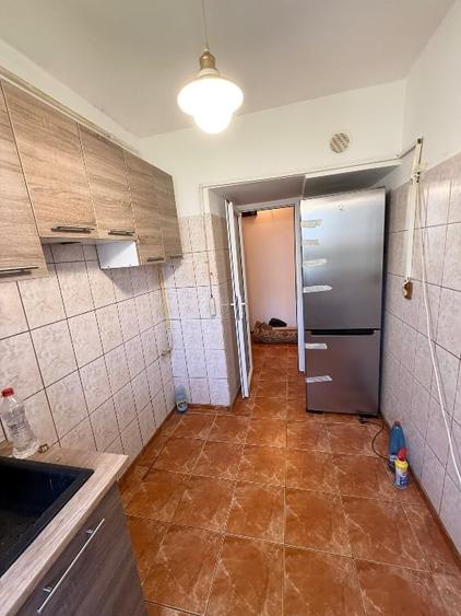 Apartament cu 3 camere semidecomandat în Alexandru cel Bun
