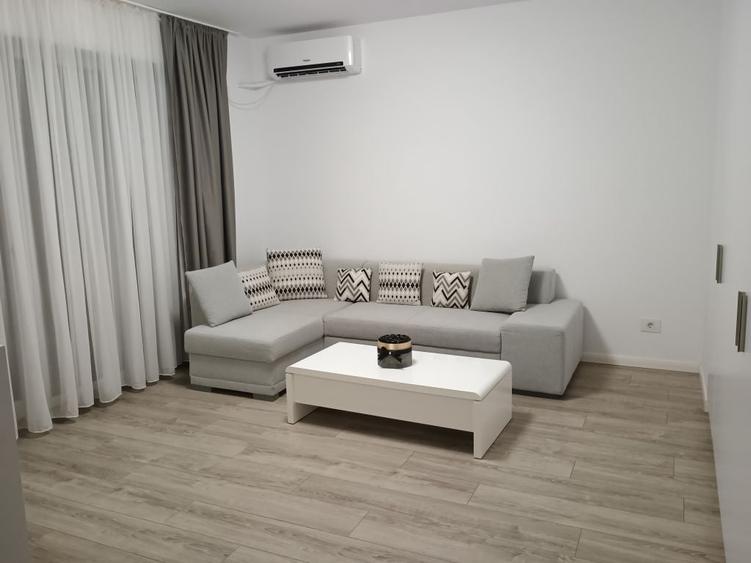 Apartament cu 2 camere decomandat în Exterior Vest