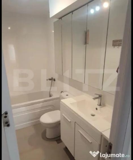 Apartament cu 3 camere semidecomandat în Central