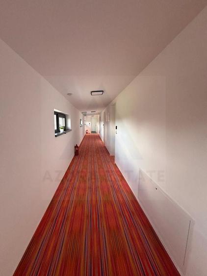 Casă individuală cu 10 camere cu Canalizare în Central