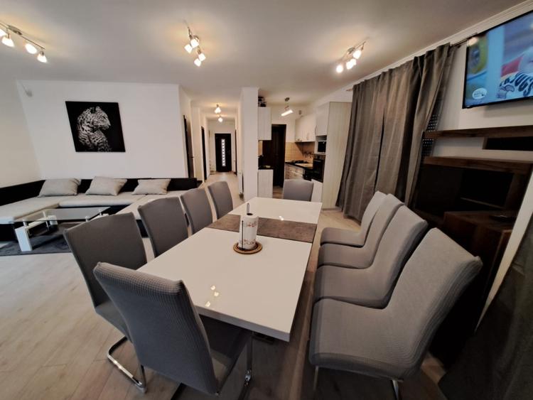 Duplex cu 5 camere cu Canalizare în Dumbrăvița