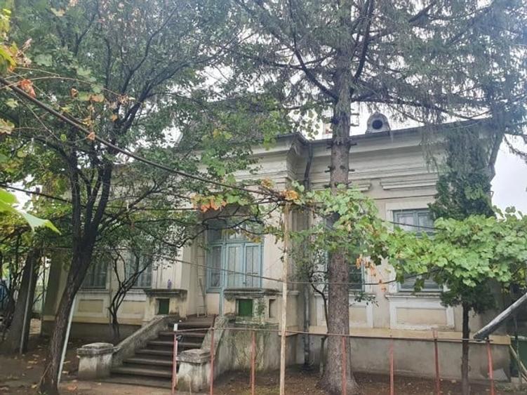 Casă cu 3 camere cu Teren 700 Mp în Central