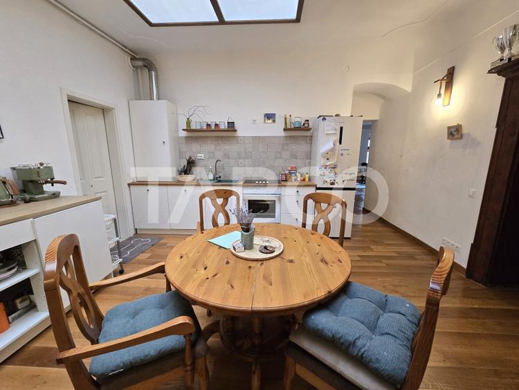 Apartament cu 3 camere decomandat, mobilat în Ultracentral