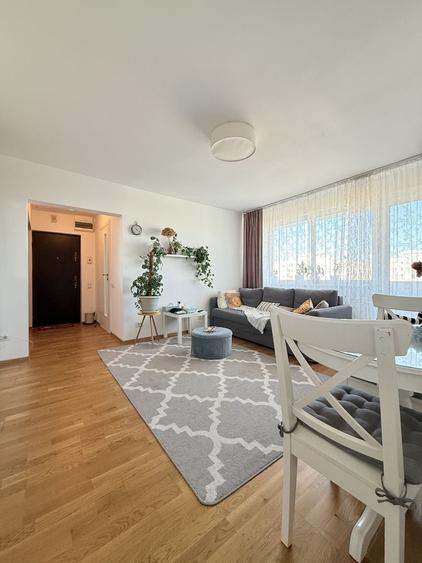 Apartament cu 3 camere semidecomandat, mobilat în Drumul Taberei
