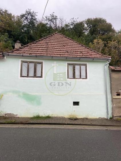 Casă individuală cu 3 camere cu Canalizare în Șeica Mică