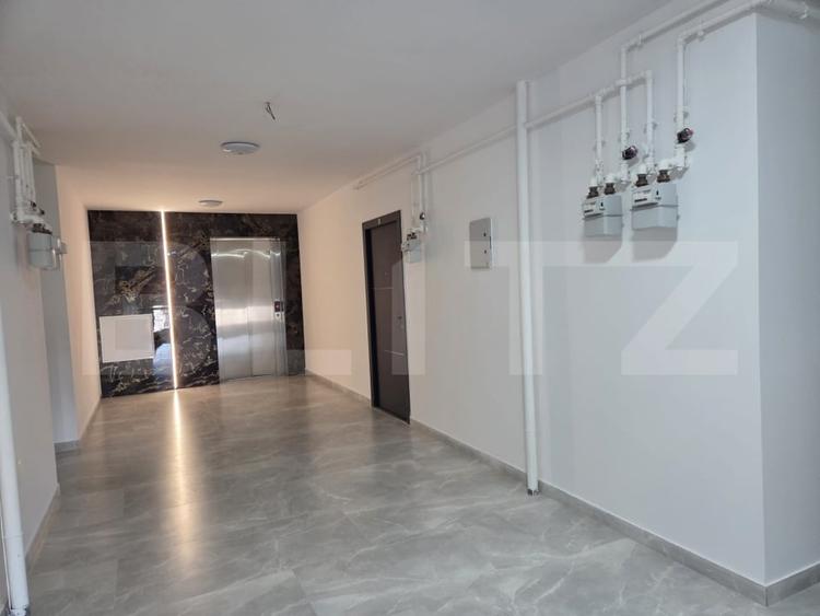 Apartament cu 3 camere semidecomandat în Florești