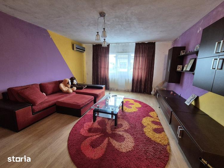 Casă cu 4 camere cu Teren 1400 Mp în Palazu Mare