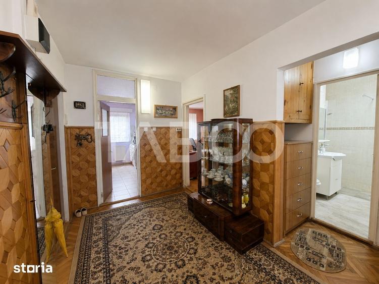 Apartament cu 3 camere decomandat, mobilat în Terezian