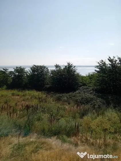 Apartament cu 2 camere semidecomandat în Costi