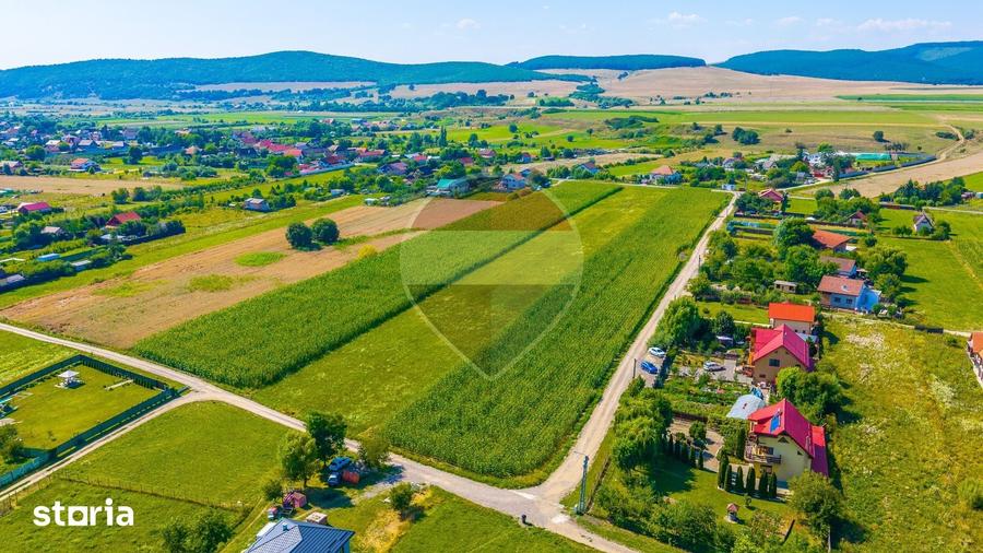 Teren de 10800 mp, în Hărman