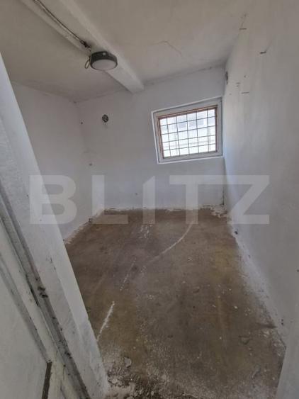 Spațiu industrial, de 306 mp, în Periferie