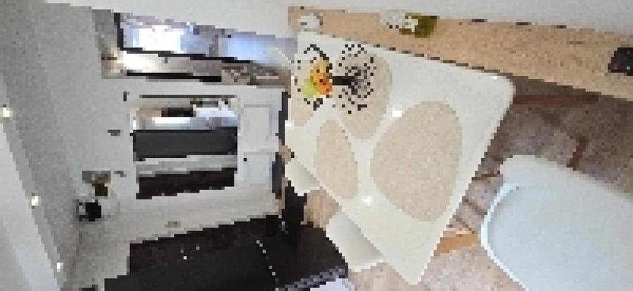 Apartament cu 3 camere decomandat în Tractorul