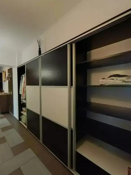 Apartament cu 3 camere decomandat, mobilat în Victoriei