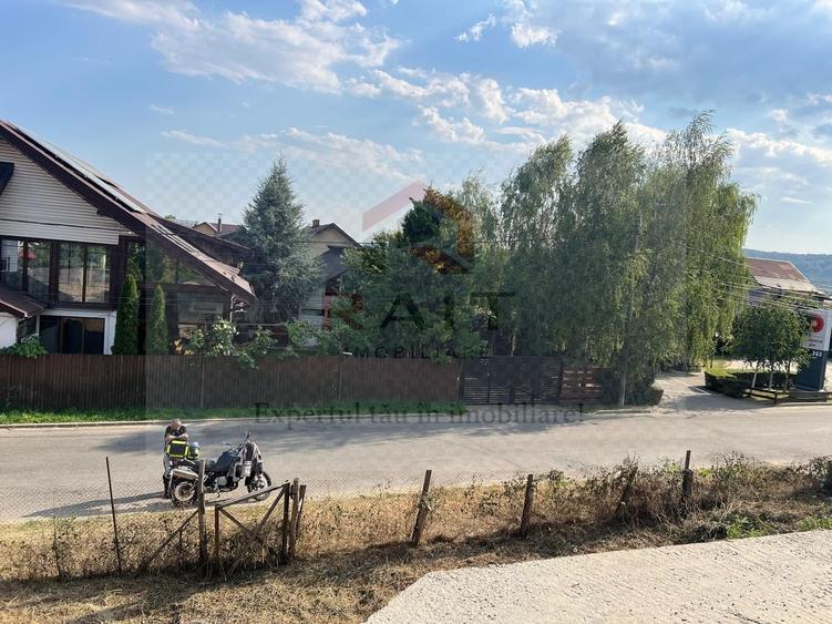 Casă individuală cu 20 camere cu Canalizare în Nord