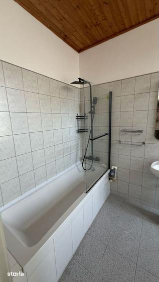 Apartament cu 6 camere semidecomandat în Cișmigiu