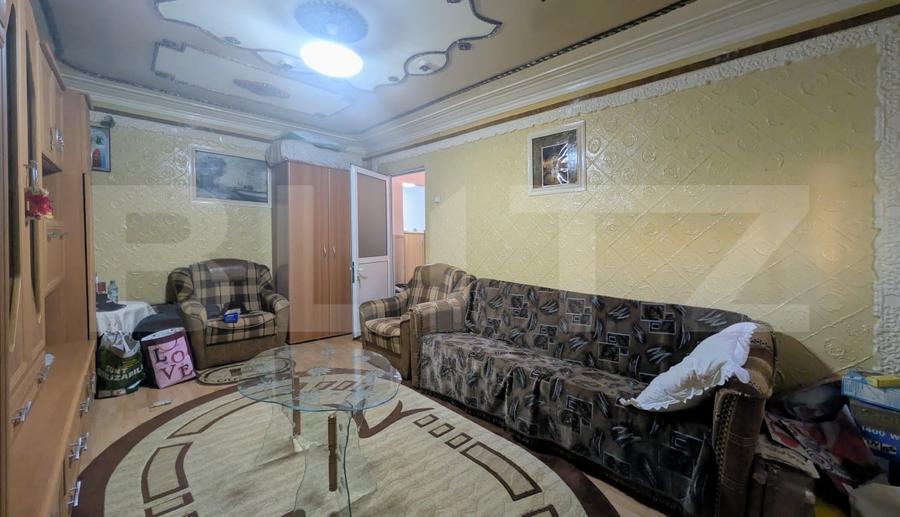 Apartament cu 4 camere decomandat, mobilat în Malu Roșu