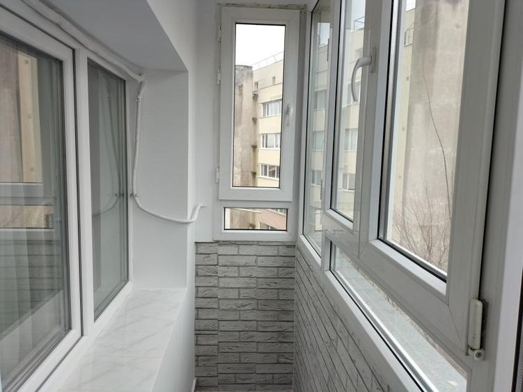 Apartament cu 3 camere decomandat, mobilat în Tei