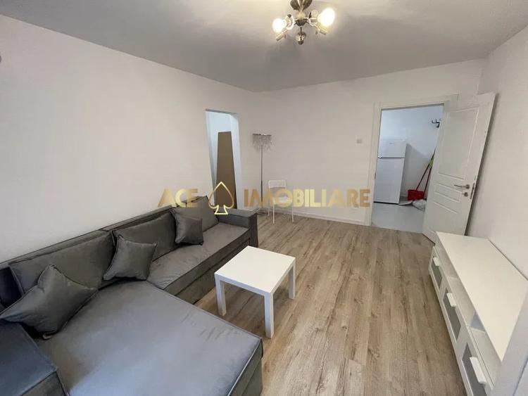 Apartament cu 2 camere semidecomandat, mobilat în Victoriei