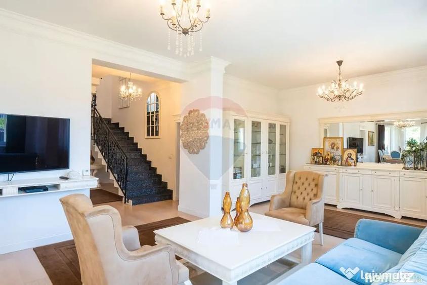 Casă cu 7 camere cu Teren 868 Mp în Trivale