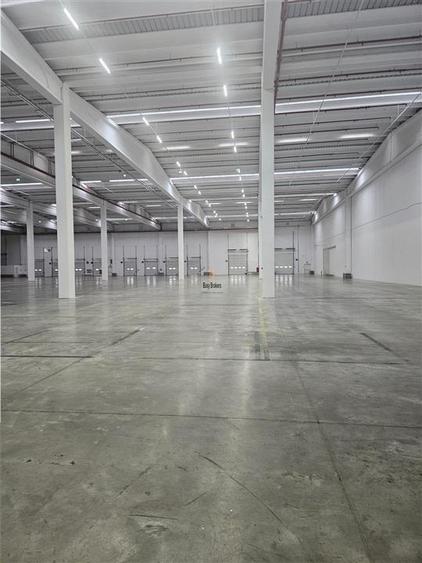 Spațiu industrial, de 5,000 mp, în Est