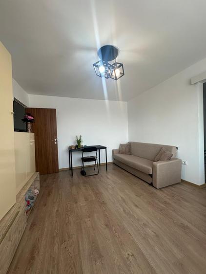 Apartament cu 2 camere semidecomandat în Tipografilor