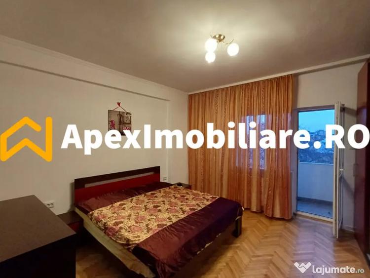 Apartament cu 3 camere semidecomandat în Moșilor