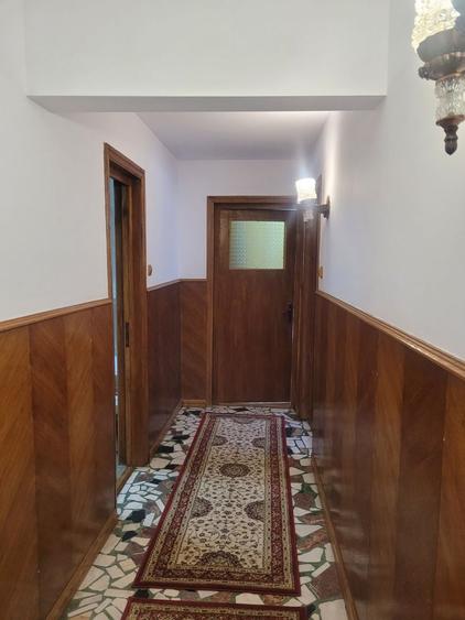 Apartament cu 3 camere decomandat, mobilat în Balada