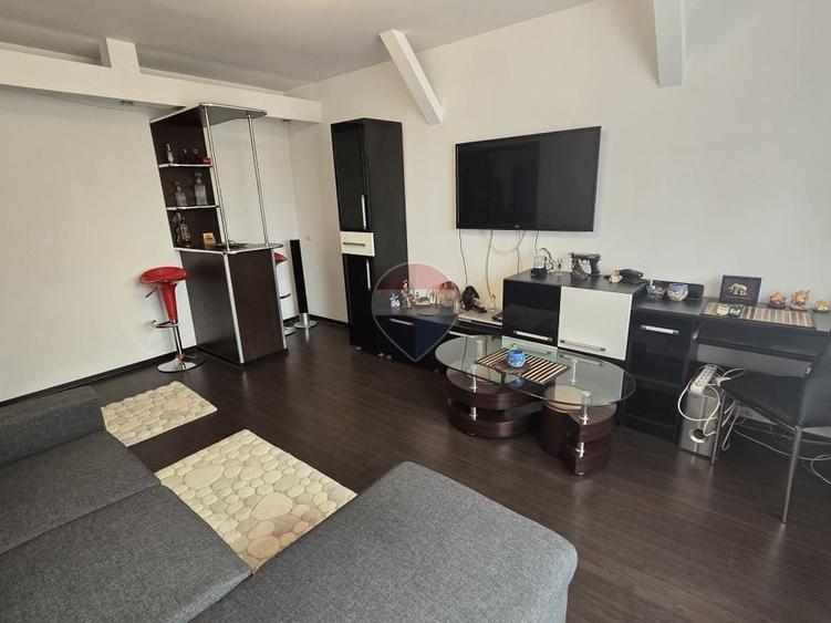 Apartament cu 3 camere decomandat, mobilat în 1 Decembrie 1918