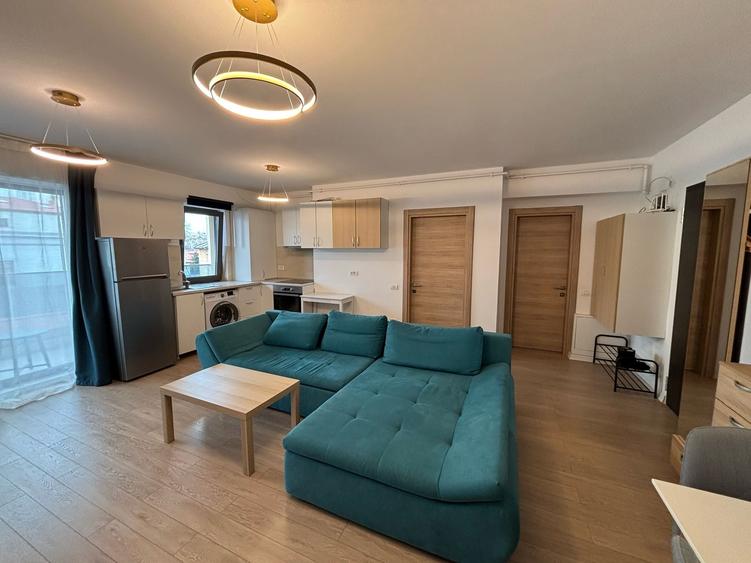 Apartament cu 2 camere semidecomandat, mobilat în Armeneasca