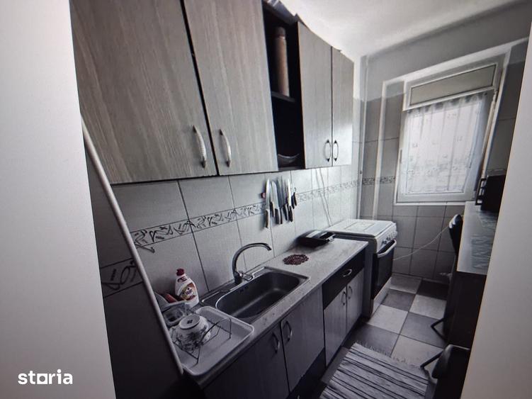 Apartament cu 2 camere decomandat în Tei