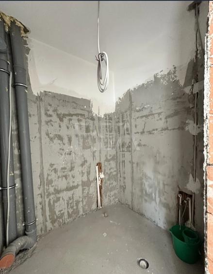 Apartament cu 3 camere decomandat în Aviației