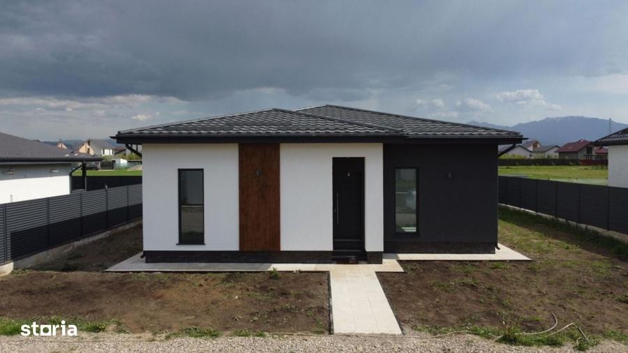 Casă cu 4 camere cu Teren 500 Mp în Central