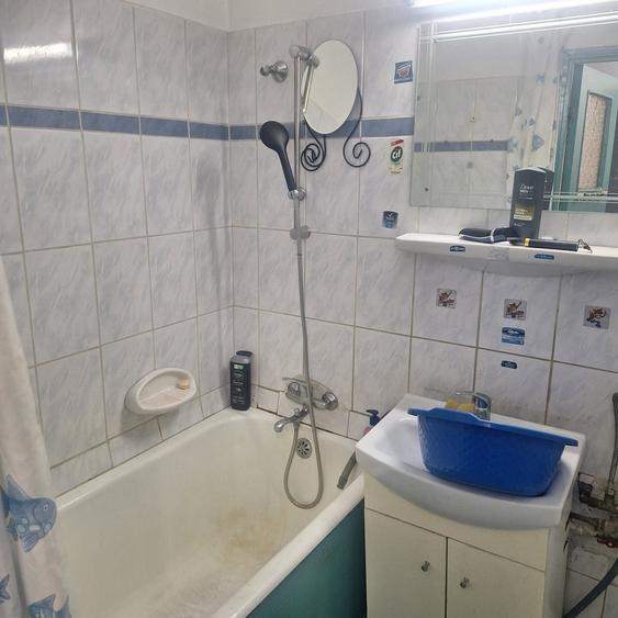 Apartament cu 3 camere decomandat în Mărgeanului