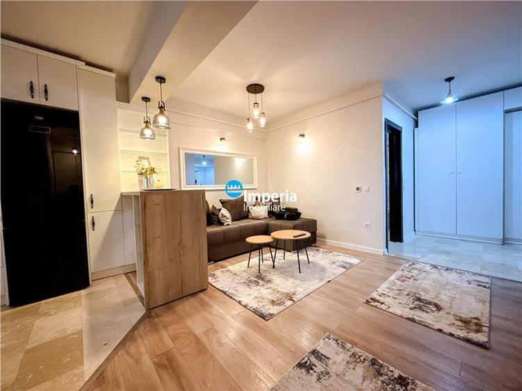 Apartament cu 2 camere decomandat în Podul de Fier