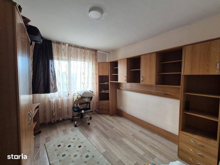 Apartament cu 3 camere decomandat în Alecu Russo