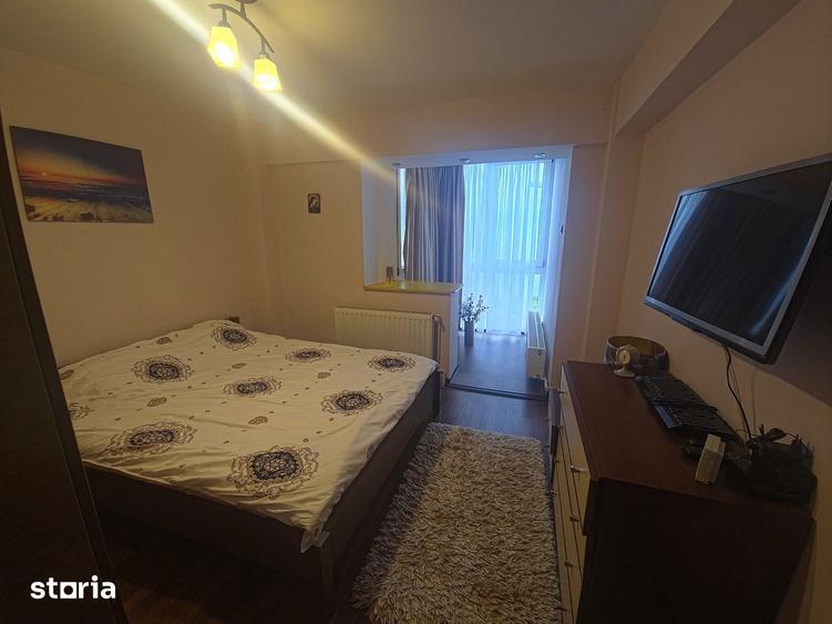 Apartament cu 3 camere decomandat, mobilat în Delfinariu