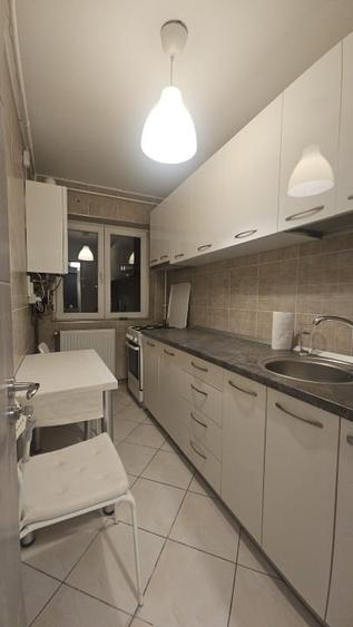 Apartament cu 2 camere semidecomandat, mobilat în Giurgiului