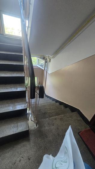 Apartament cu 2 camere semidecomandat în Km 4