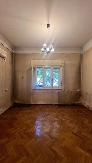 Apartament cu 3 camere semidecomandat în Dorobanți