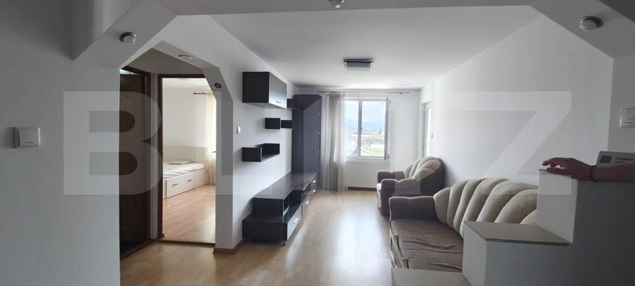 Apartament spațios și luminos, 3 camere, în Năsăud – complet mobilat și renovat - 1
