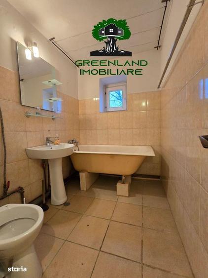 Apartament cu 3 camere decomandat în Nicolina