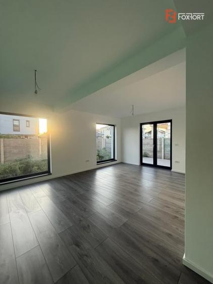 Duplex cu 5 camere cu Teren 300 Mp în Chișoda