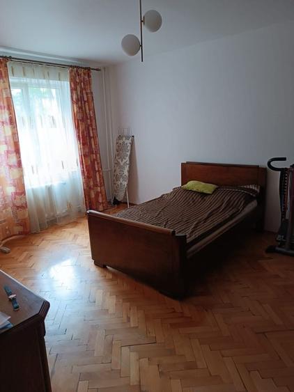 Apartament cu 4 camere decomandat în Dragoș Vodă