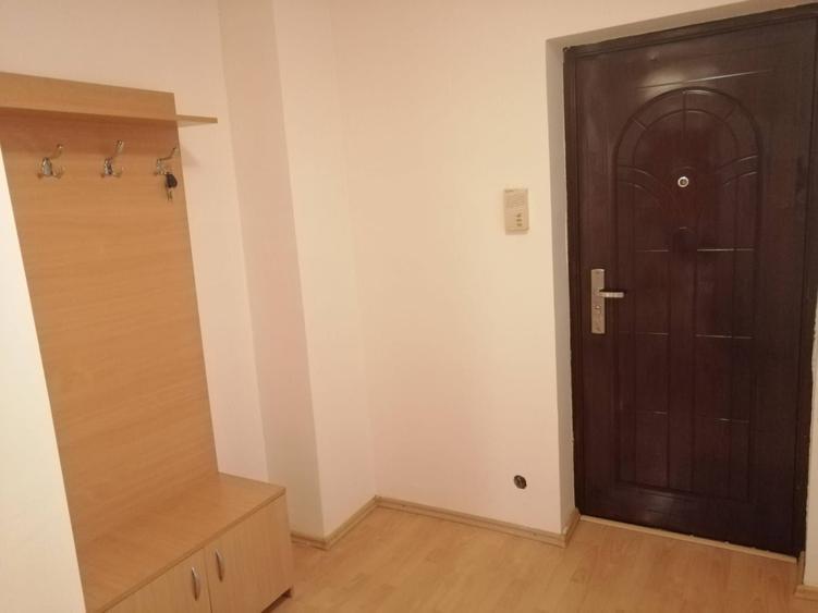 Garsonieră decomandată în Runcu