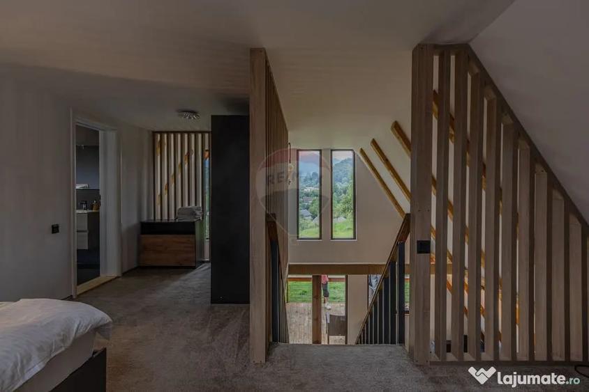 Casă cu 3 camere cu Teren 2166 Mp în Predeluț