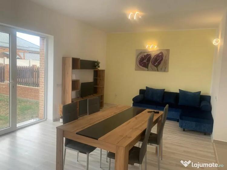 Casă cu 5 camere cu Teren 277 Mp în Malu Mare