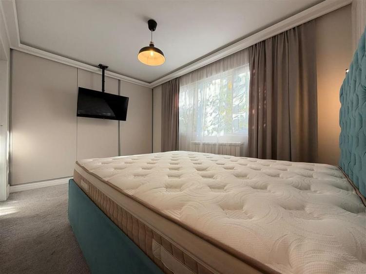 Apartament cu 3 camere decomandat, mobilat în Podu Roș