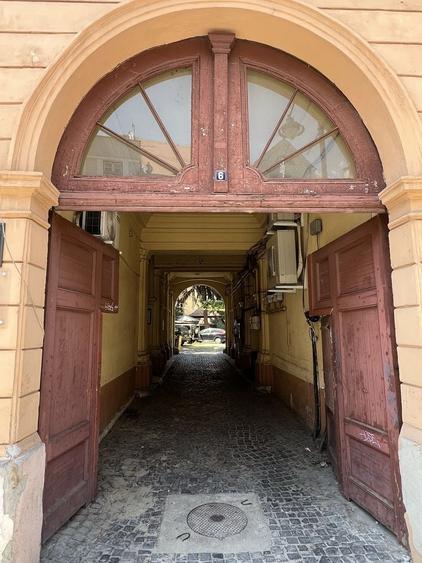 Garsonieră decomandată în Exterior Vest